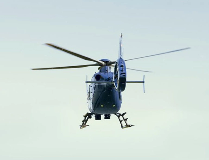 Холандскиот параглајдерист со хеликоптер се транспортира за Скопје, ќе го преземе медицински тим