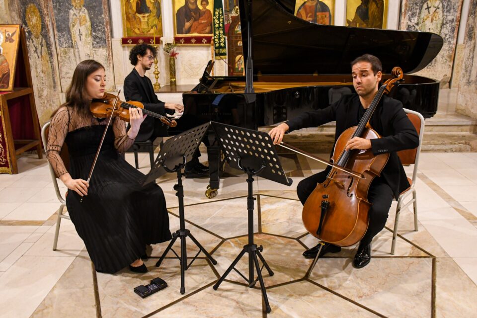 Шарм, свежина и виртуозност со класичната музика на триото „Векандо“