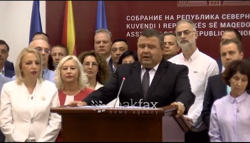 Мицевски: Во Собранието нема 80 пратеници, а надвор од Собранието над 80 % од народот се противи на уставни измени под бугарски диктат