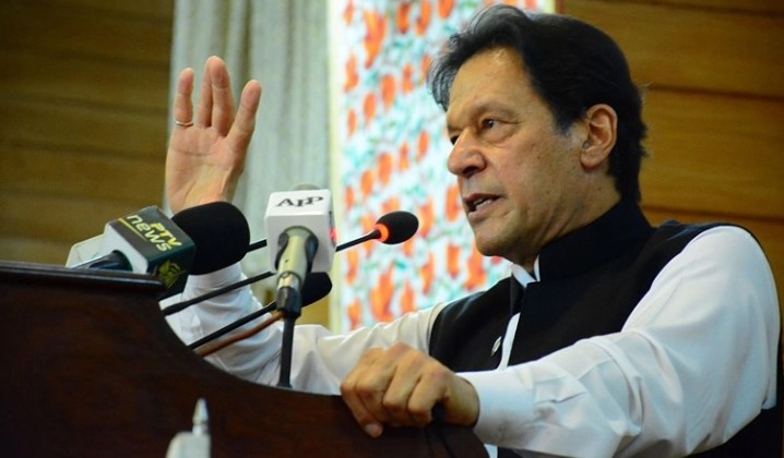 Поранешниот пакистански премиер доби петгодишна забрана да се занимава со политика