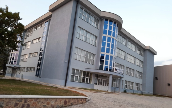 Во првиот уписен рок во гимназиите во Дебар и Центар Жупа, запишани само 66 од предвидените 340 ученици