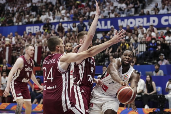 Летонија ја победи Франција и се пласира во втората фаза на Светското кошаркарско првенство, Французите елиминирани