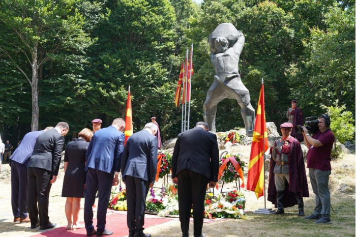 Аплаузи за ВМРО-ДПМНЕ на Мечкин Камен: Празните флоскули на функционерите на власта не се вредни за внимание