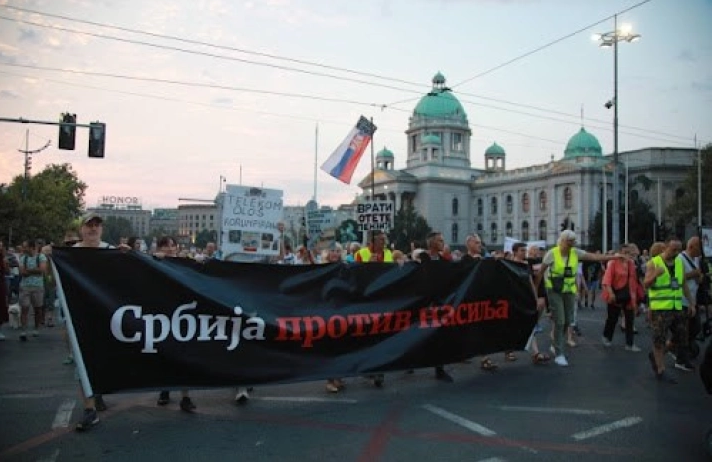 Два протеста во Белград
