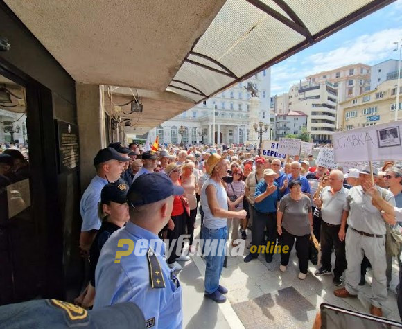 Пензионер од Неготино загина во сообраќајна несреќа патувајќи на протест во Скопје