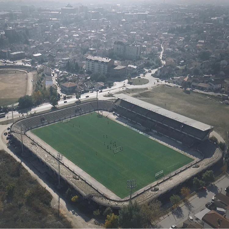 Апартхејд? Само Шкендија смее да тренира и игра на двата стадиони во Тетово
