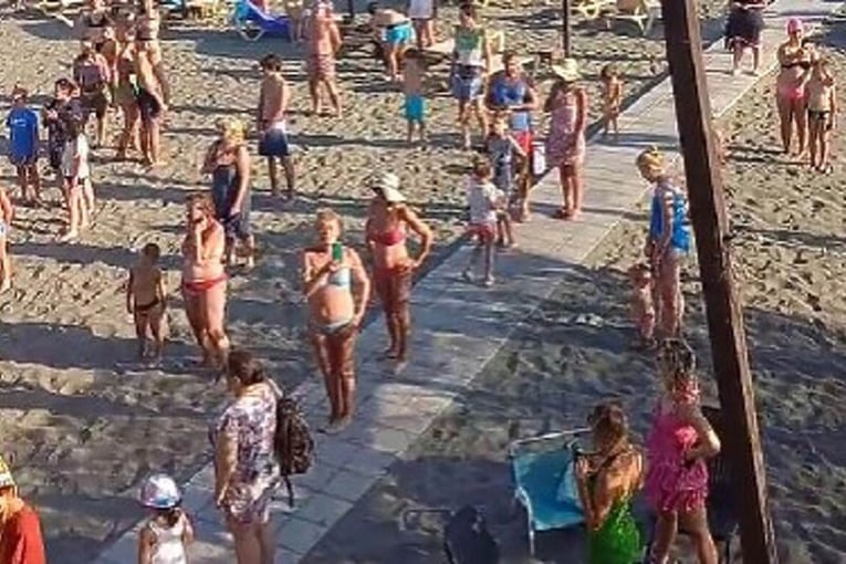 Во Улцињ цела плажа стана на нозе кога ја слушнаа химната „Хеј Словени“!