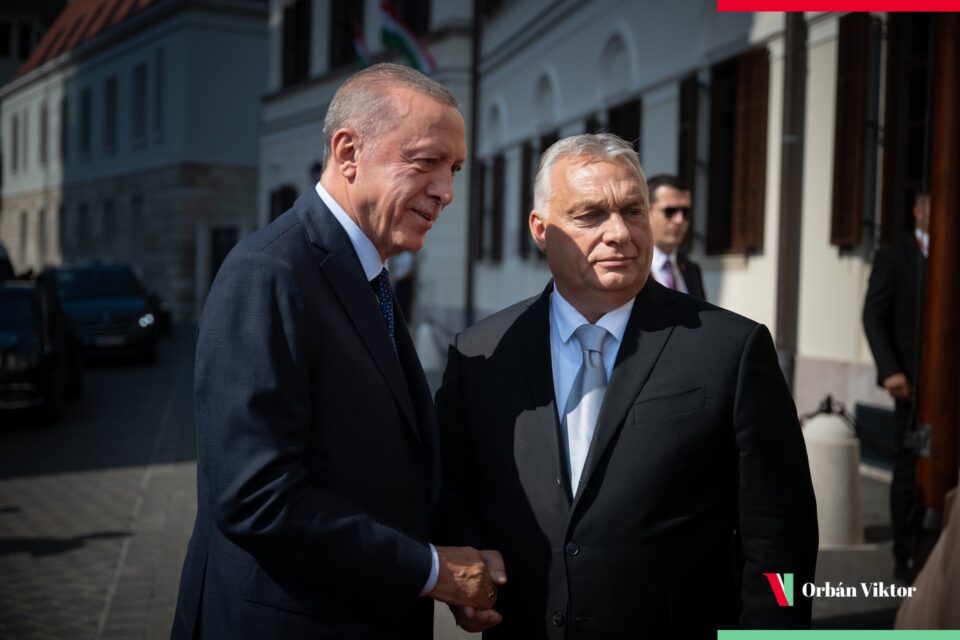 Средба на Ердоган и Орбан во Будимпешта посветена на билатералните односи