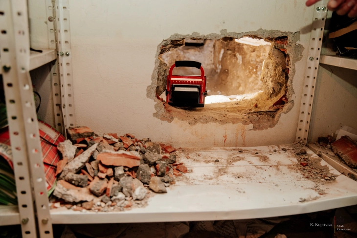 Абазовиќ: Шест лица осомничени за ископаниот тунел, а камионот е пронајден