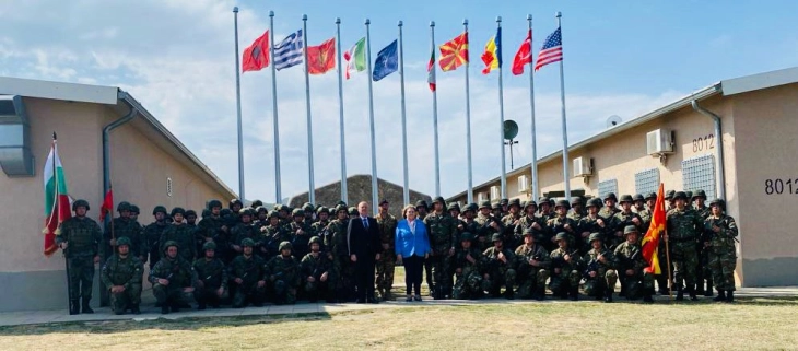 Петровска ги посети припадниците на Армијата дел од силите на НАТО во Бугарија