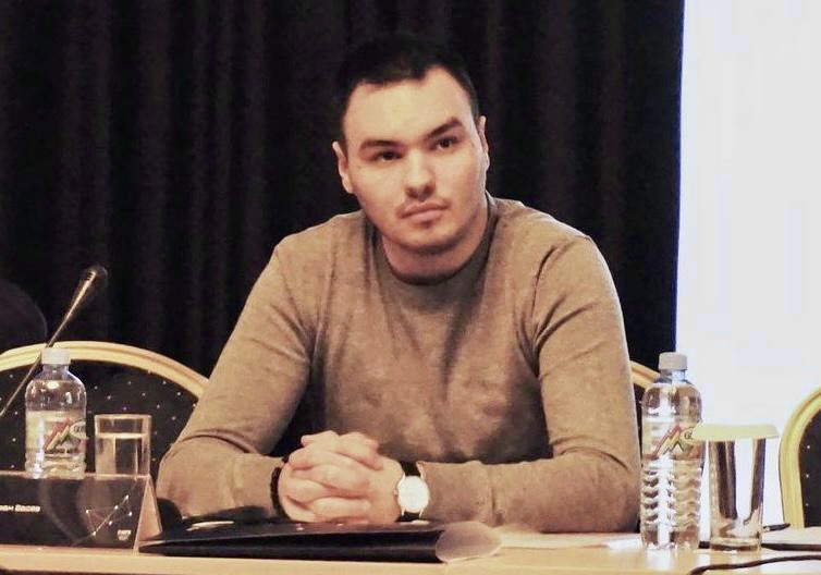 Лажна вест: Стефан Васев од СДСМ не е син на Нино Васев од Онкологија