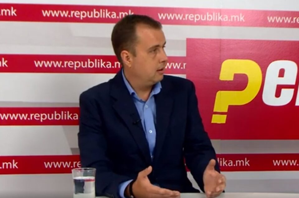 Пренџов: Во Европа нема учебници само во Македонија и на Косово