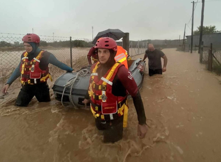 Пронајдени уште две жртви во поплавите во Грција