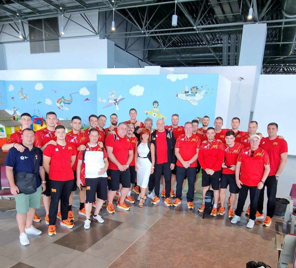 Македонските одбојкари пристигнаа во Бари