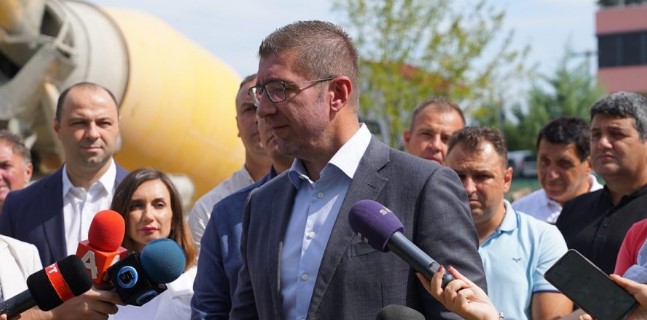 Мицкоски: И покрај сите опструкции, градоначалниците од ВМРО-ДПМНЕ реализираат проекти