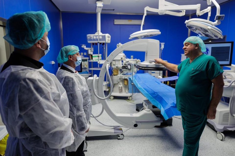 Министерството за здравство набави нов апарат на Клиниката за торакална хирургија за изведување на минимално инвазивни процедури