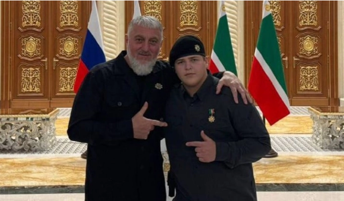 Кадиров го одликува својот 15-годишен син со највисокиот државен орден