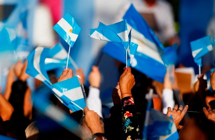 Аргентина одржува претседателски и парламентарни избори