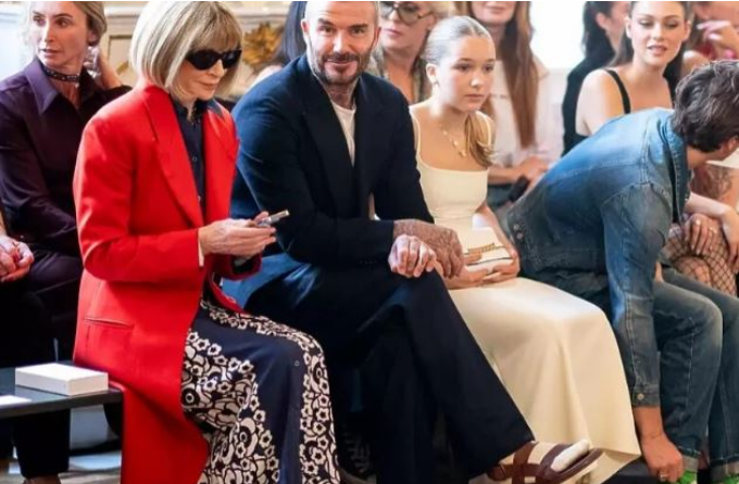 Го привлече вниманието на сите: Дејвид Бекам со својот стајлинг шокираше на модната недела во Париз