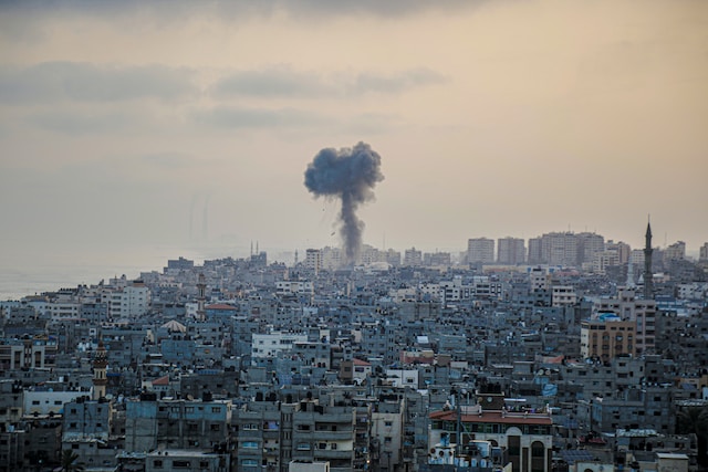 Бројот на загинати во Израел е над 600, во Појасот Газа има најмалку 370 загинати и 2.200 повредени