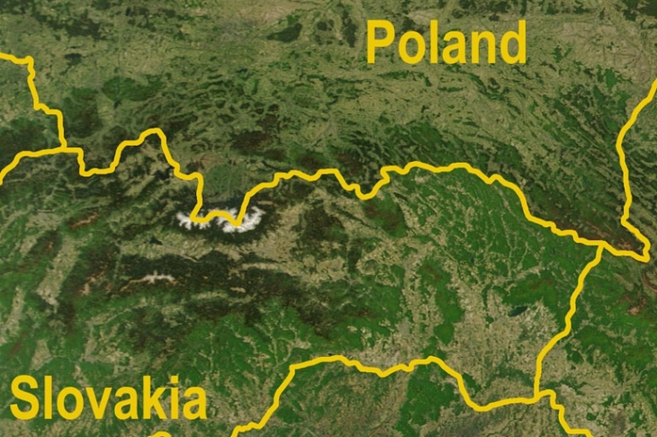Полска од полноќ воведува привремени контроли на границата со Словачка