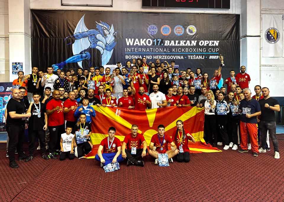 Македонските кикбоксери освоија 67 медали на Балкан опен купот во Тешањ