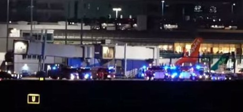 Драма во Манчестер, има закана за бомба во авион кој слетал од Дубаи