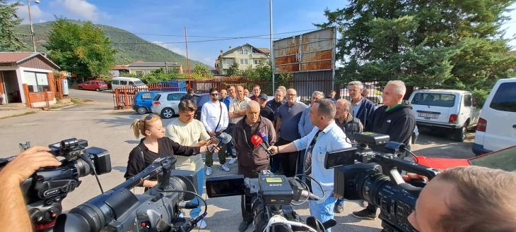 Протест на вработените во АД ЕЛЕМ Турс подружница Попова Шапка