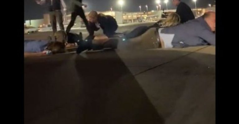 Драма на аеродромот во Тел Авив, Шолц евакуиран од авионот