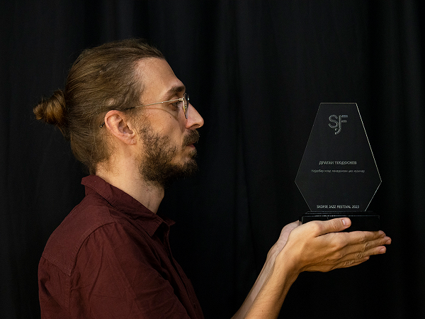 Врачена наградата на Драган Теодосиев за најдобар млад џез музичар