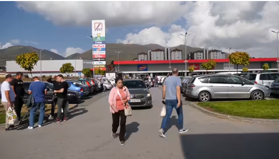Борбата на Македонците за шопинг и добра храна во Врање