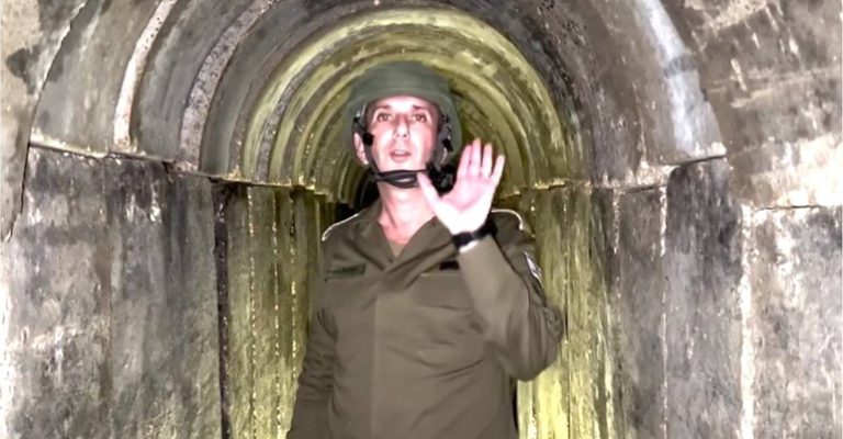 Израел со нова снимка од тунелот: Ова е доказ, Хамас води војна од болницата