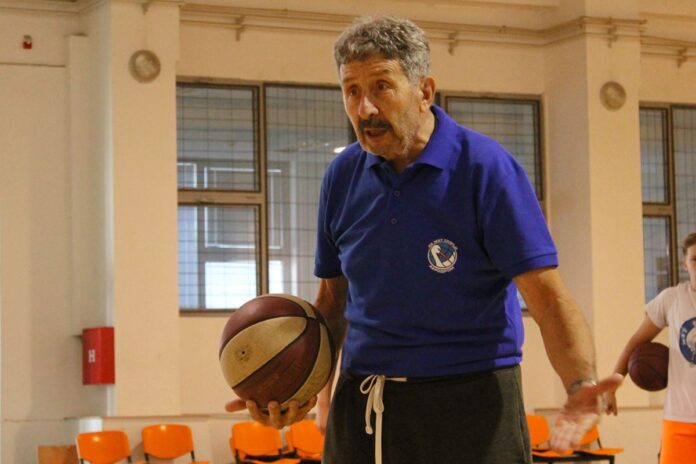Почина легендарниот кошаркарски тренер, Јанко Луковски
