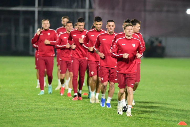 Македонските фудбалери ги почнаа подготовките за дуелите со Италија и Англија
