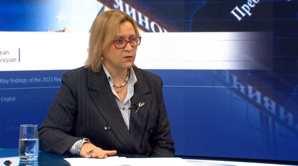 Грковска бара со закон да се забранат функции за лица од „црната листа“