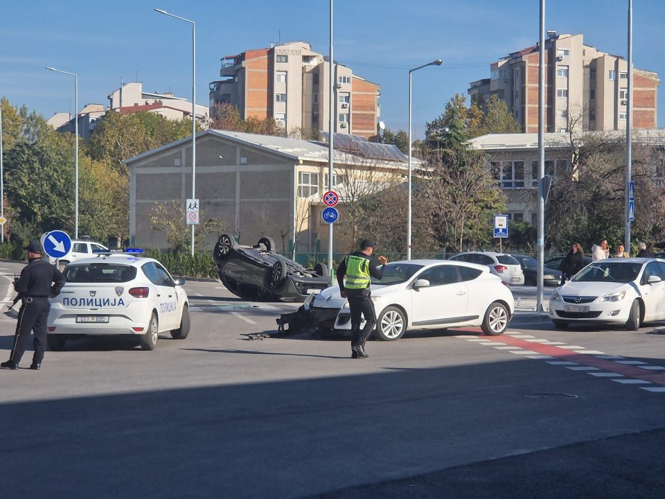 Повредено едно лице во сообраќајка кај воен базен во скопски Аеродром