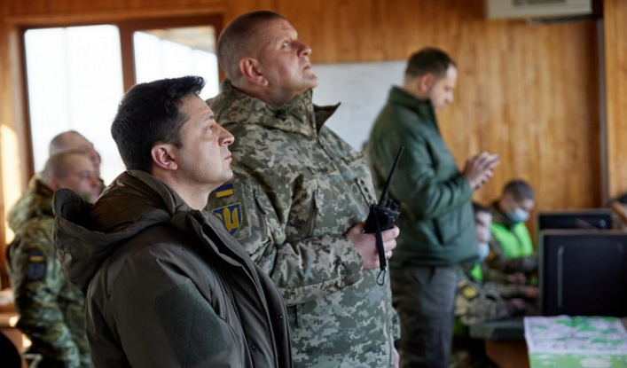 Разрешен е Врховниот командант на украинската војска, Валериј Залужни – пишуваат украинските медиуми