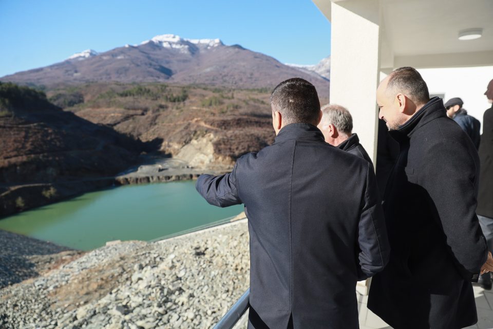Битиќи и Николовски во Гевгелија извршија увид на најзначајниот водоснабдителен проект браната Конско и ја посетија првата мала винарија Јостела