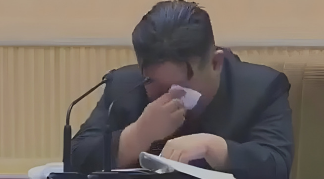 И Ким Џонг-ун знае да плаче: Се расплака додека им се обраќаше на жените