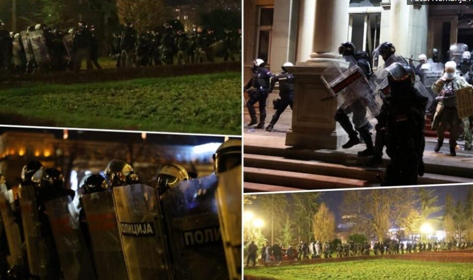„Шарена револуција“ и во Белград: Oпозицијата против полицијата за влез во градското собрание