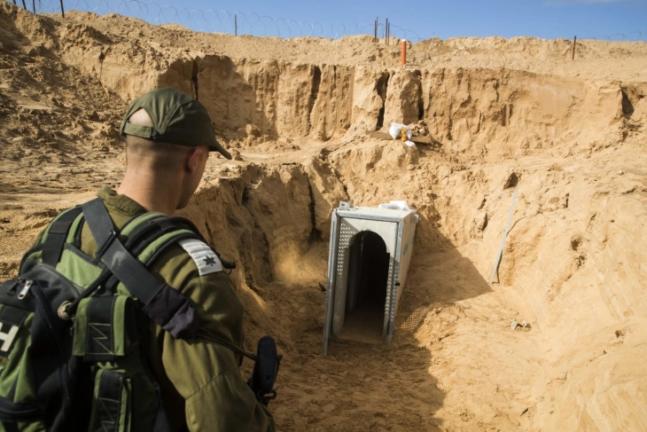 Хагари: Откриена голема мрежа на тунели и канцеларија на лидерот на Хамас во Газа