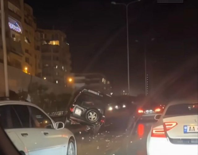 Aвтомобил се забил во возилото во кое било семејството на шефицата на албансиот специјален суд
