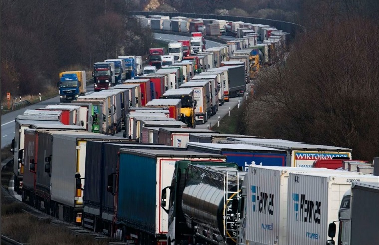Полските камионџии постигнаа договор со Владата, го прекинуваат протестот