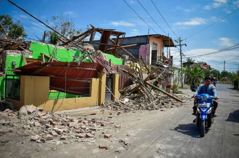Силен земјотрес во Индонезија