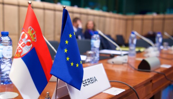 Француски европратеник: Не е работа на ЕУ да се меша во внатрешните работи на Србија“.