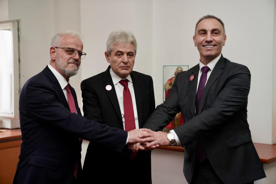 Груби, Ахмети и Џафери се сликаа заедно по изборот на новата техничка влада