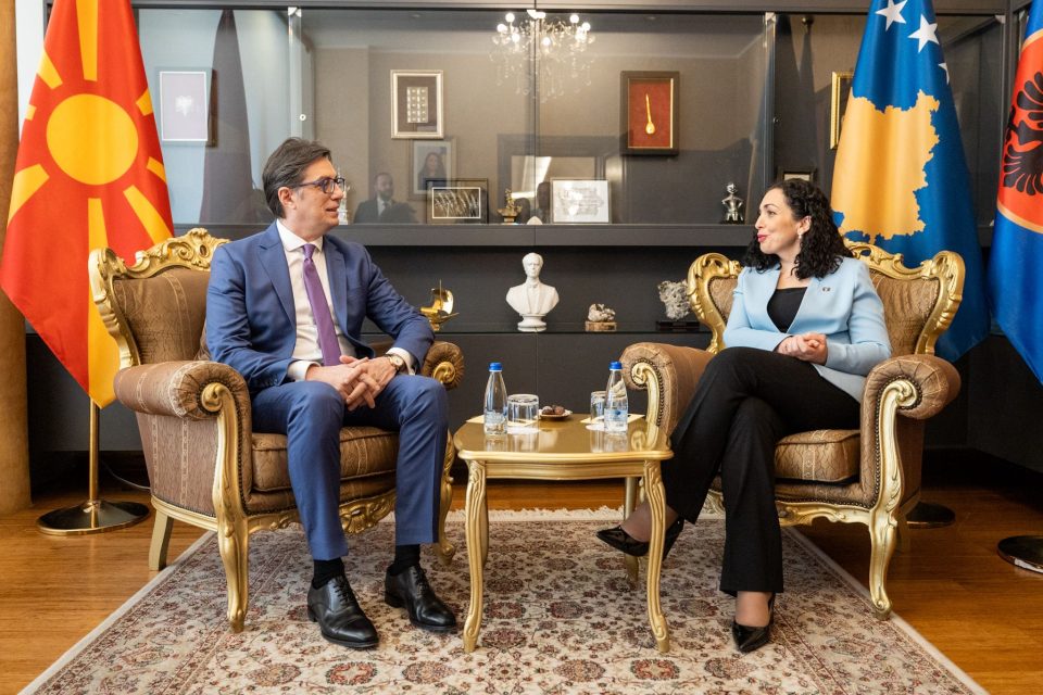 Пендаровски на средба со Вјоса Османи-Садриу: Во фокусот предизвиците на регионален и мултилатерален план