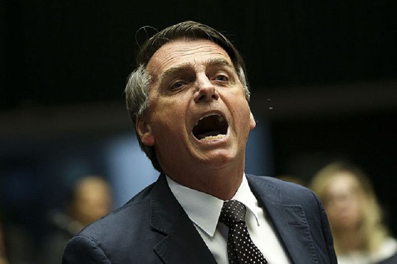Поранешниот претседател на Бразил лажел дека се вакцинирал против ковид-19