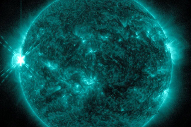 Новата година почна со најголемата експлозија на Сонцето од 2017 година