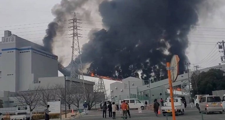 Експлозија во јапонска термоцентрала